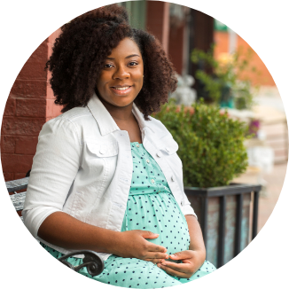 Mujer afroamericana embarazada